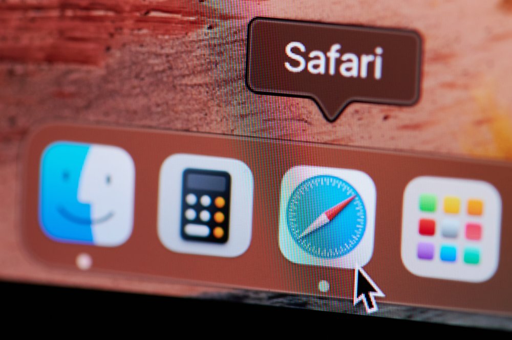 is safari search engine or browser
